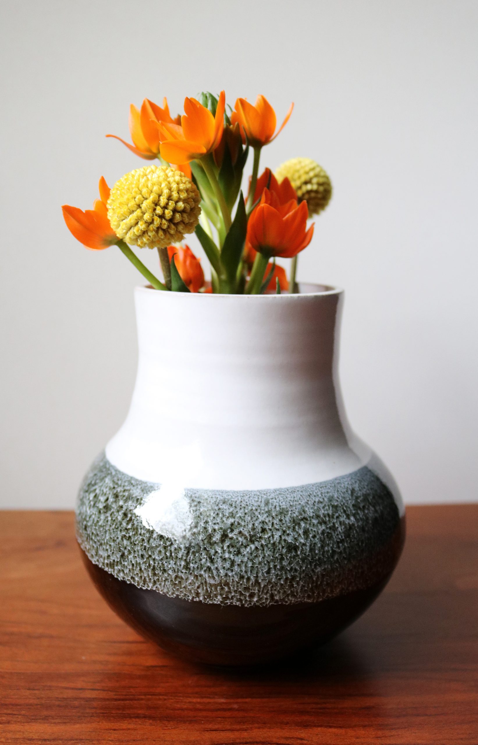 black-white-bulb-vase-flowers