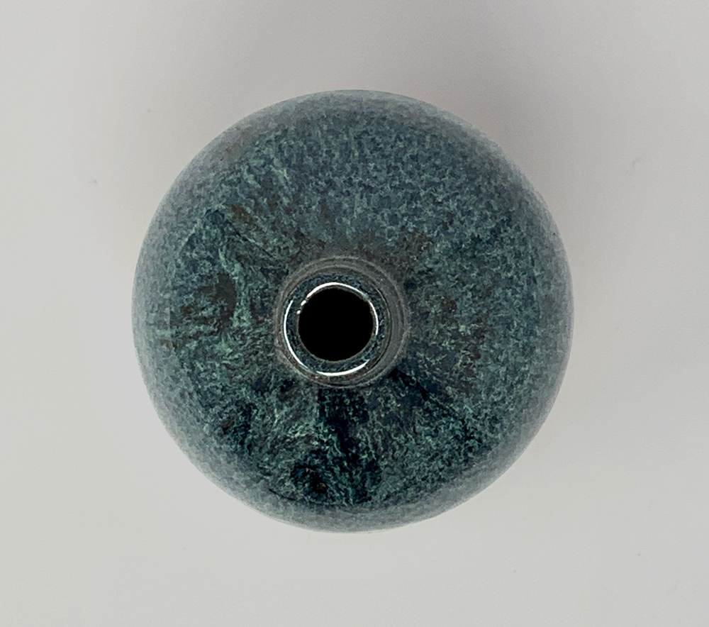 blue-black-vase-topdown2