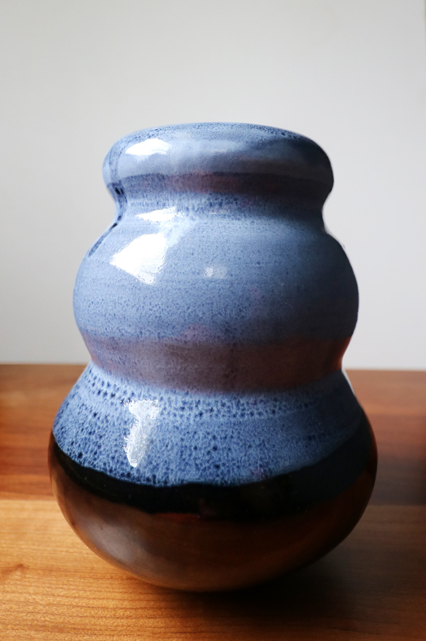blue-on-black-vase-v2