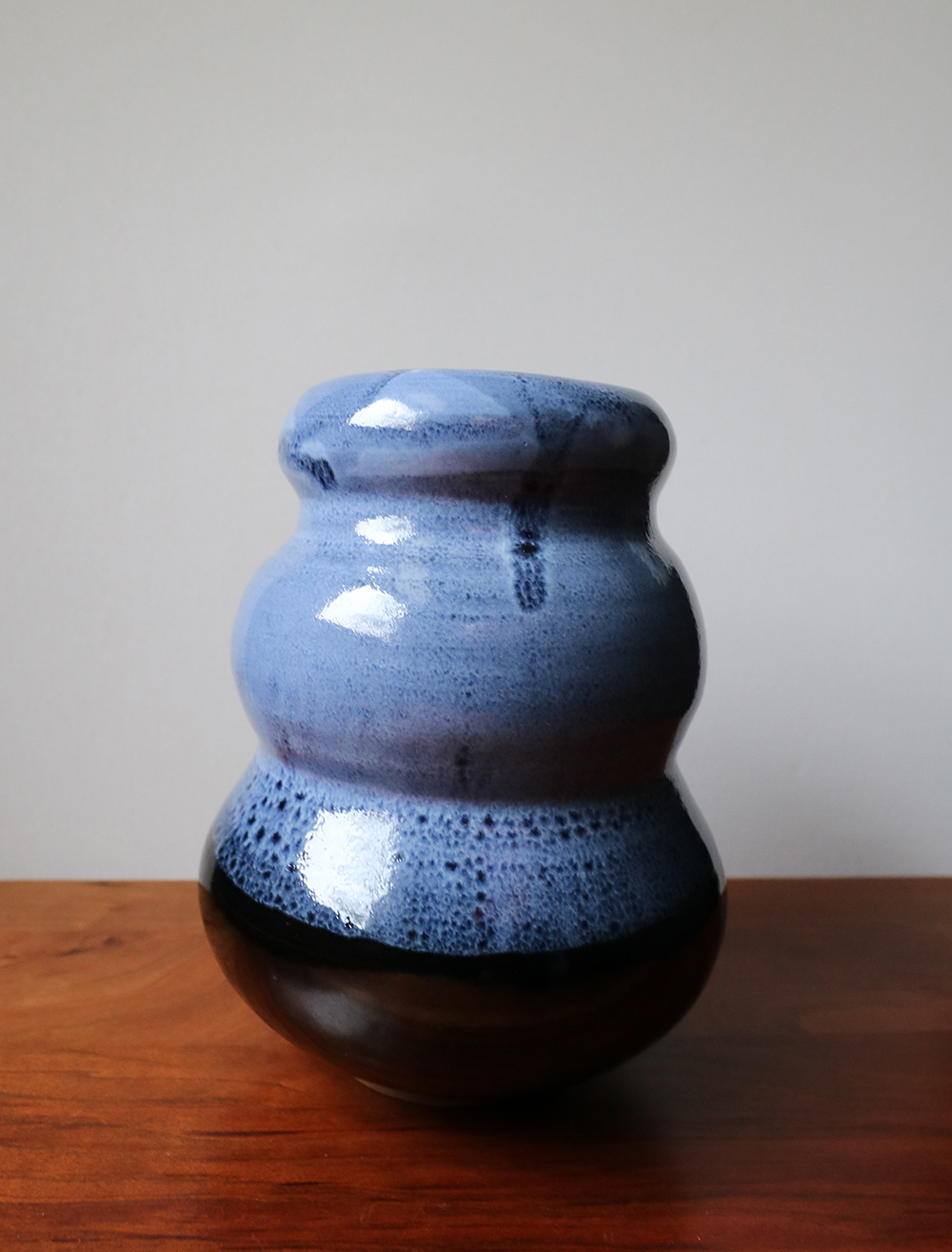 blue-on-black-vase-v3
